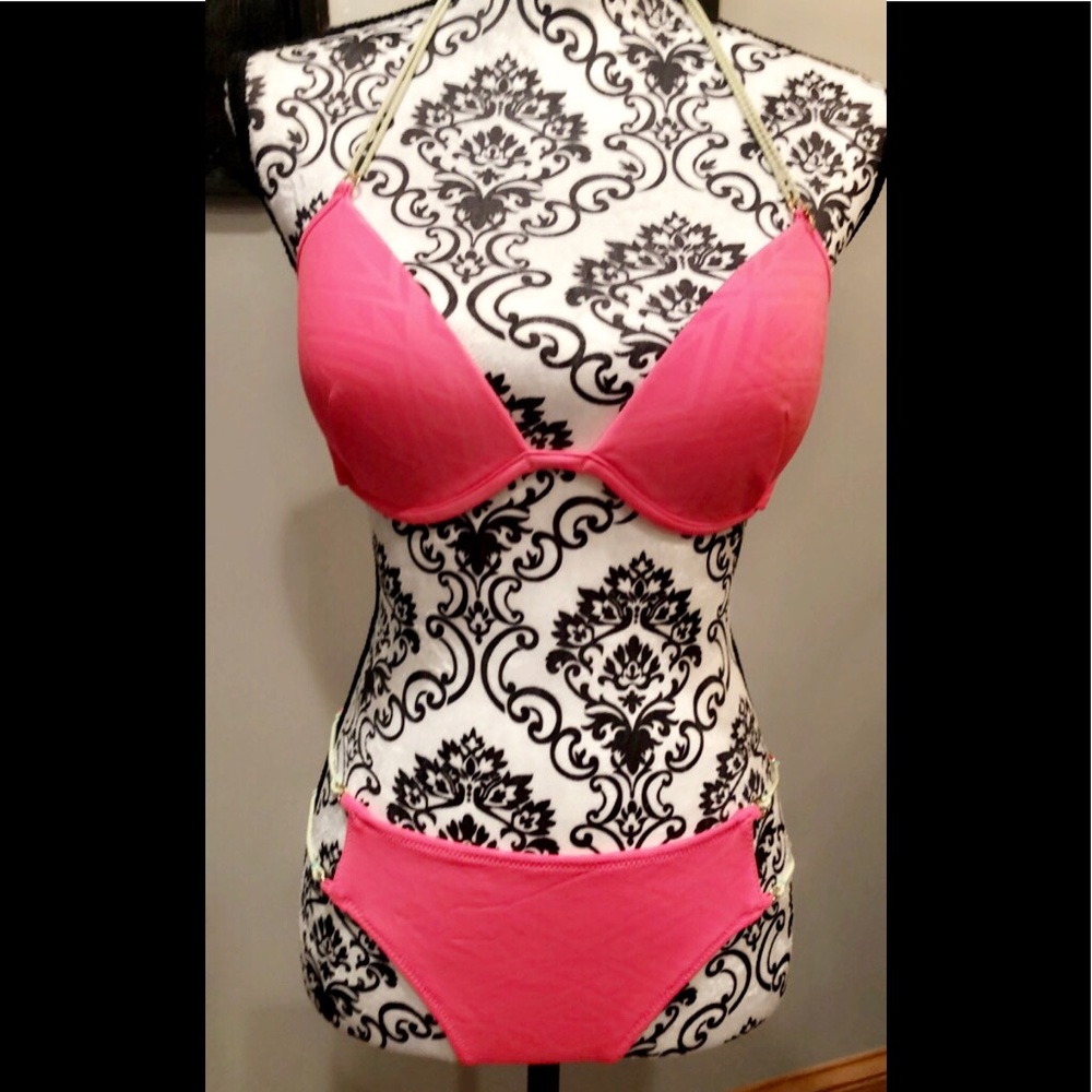 Victoria’s Secret bikini